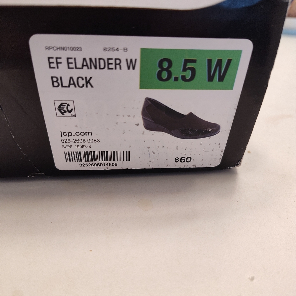 Shoes - Picture 4 of 5